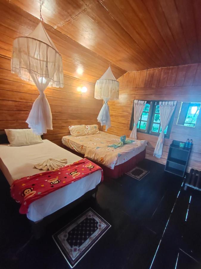 Phayam Coconut Beach Resort パヤム島 エクステリア 写真