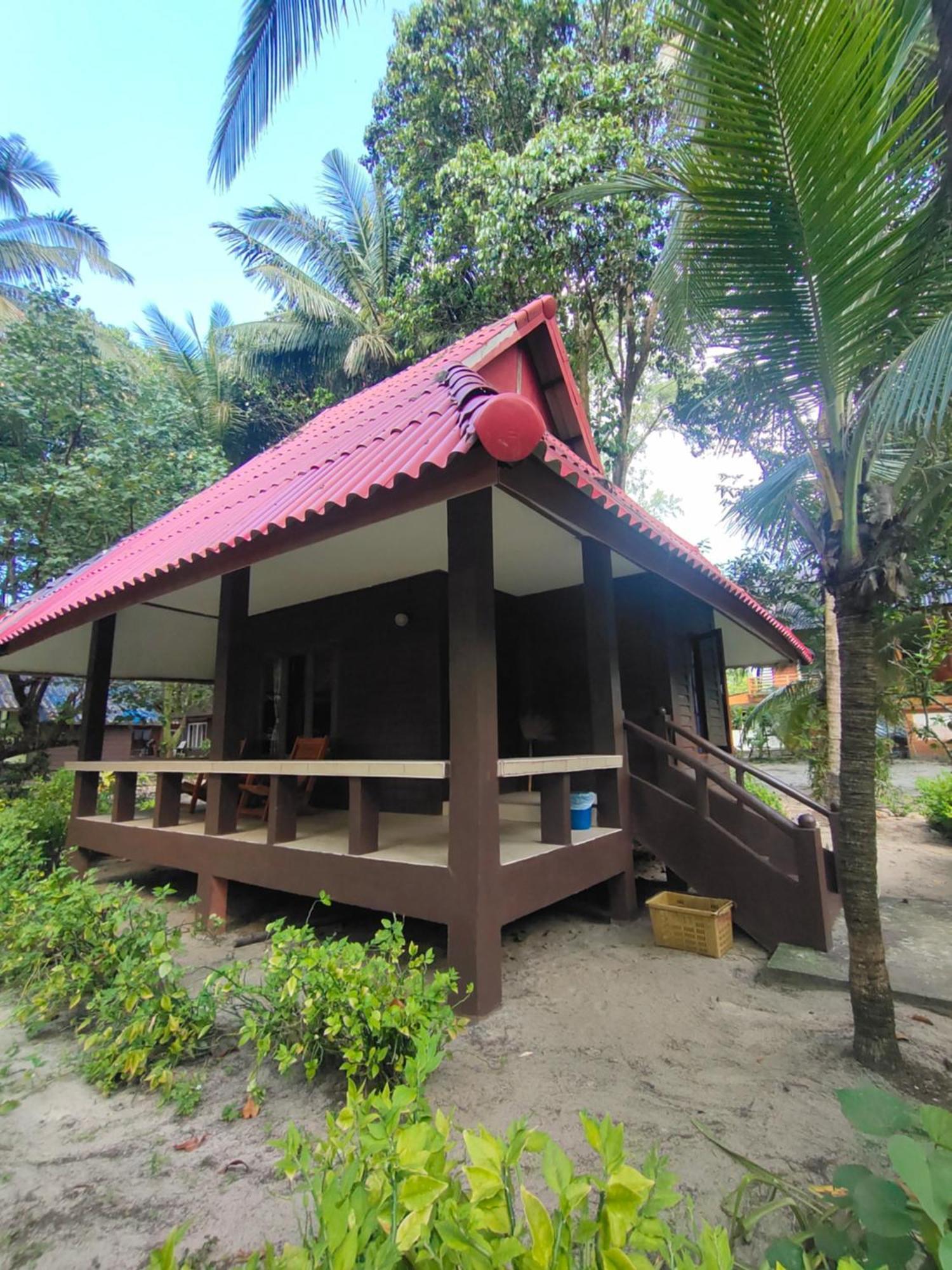 Phayam Coconut Beach Resort パヤム島 エクステリア 写真